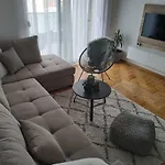 Avisi *