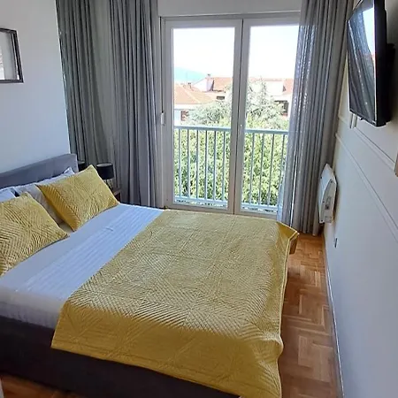 Avisi Apartment