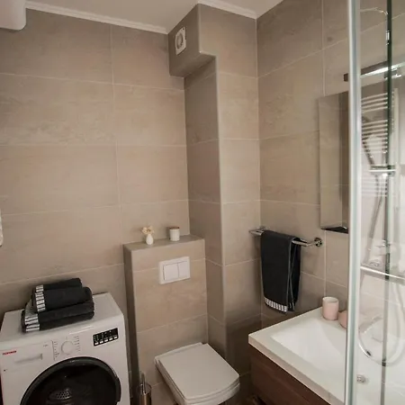 Apartment Avisi