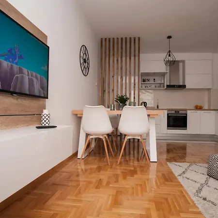 Apartment Avisi *