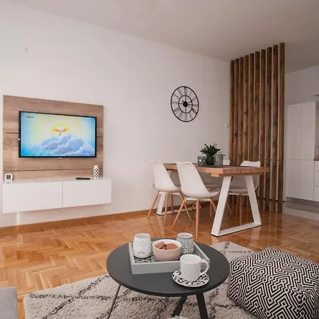 Apartment Avisi *